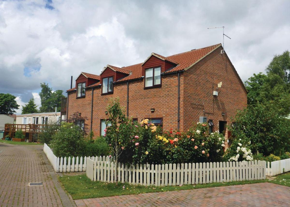 Weir Country Park Hotel Holtby Kültér fotó